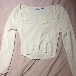 Zara Cream Colored Cropped Long sleeve sweater